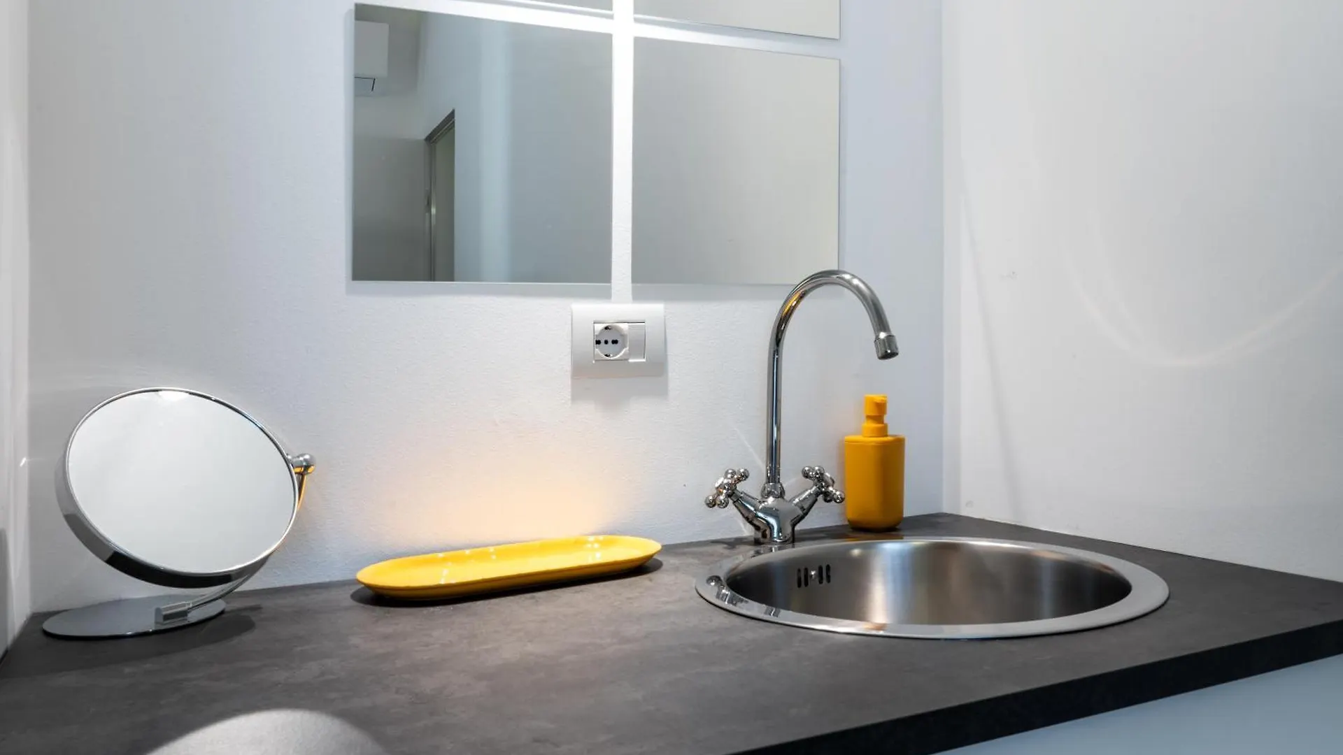 New Flat In The Heart Of Navigli Apartment Milan